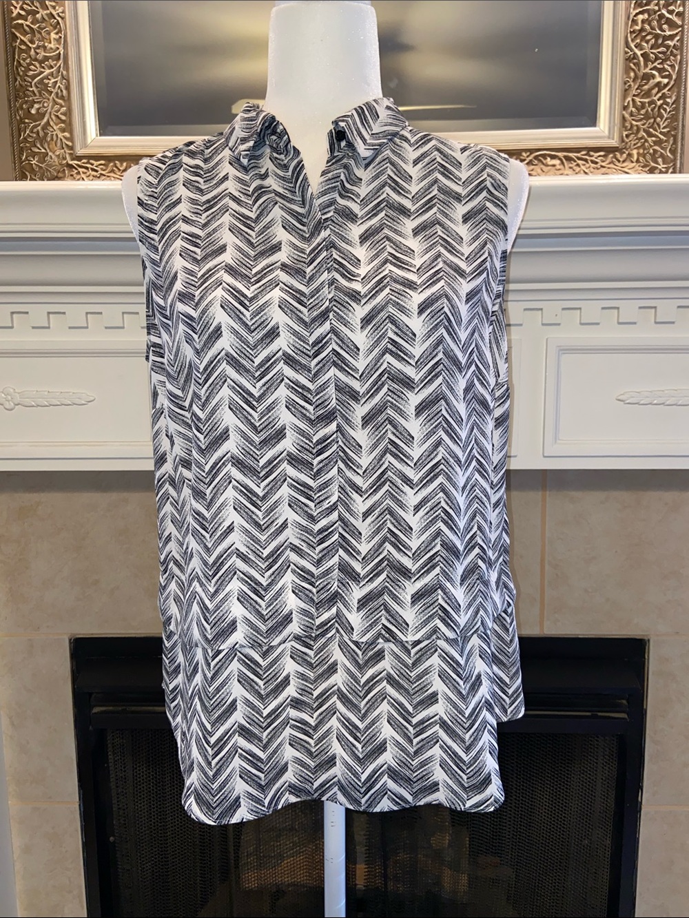 Metaphor Black & White Chevron Sleeveless Top